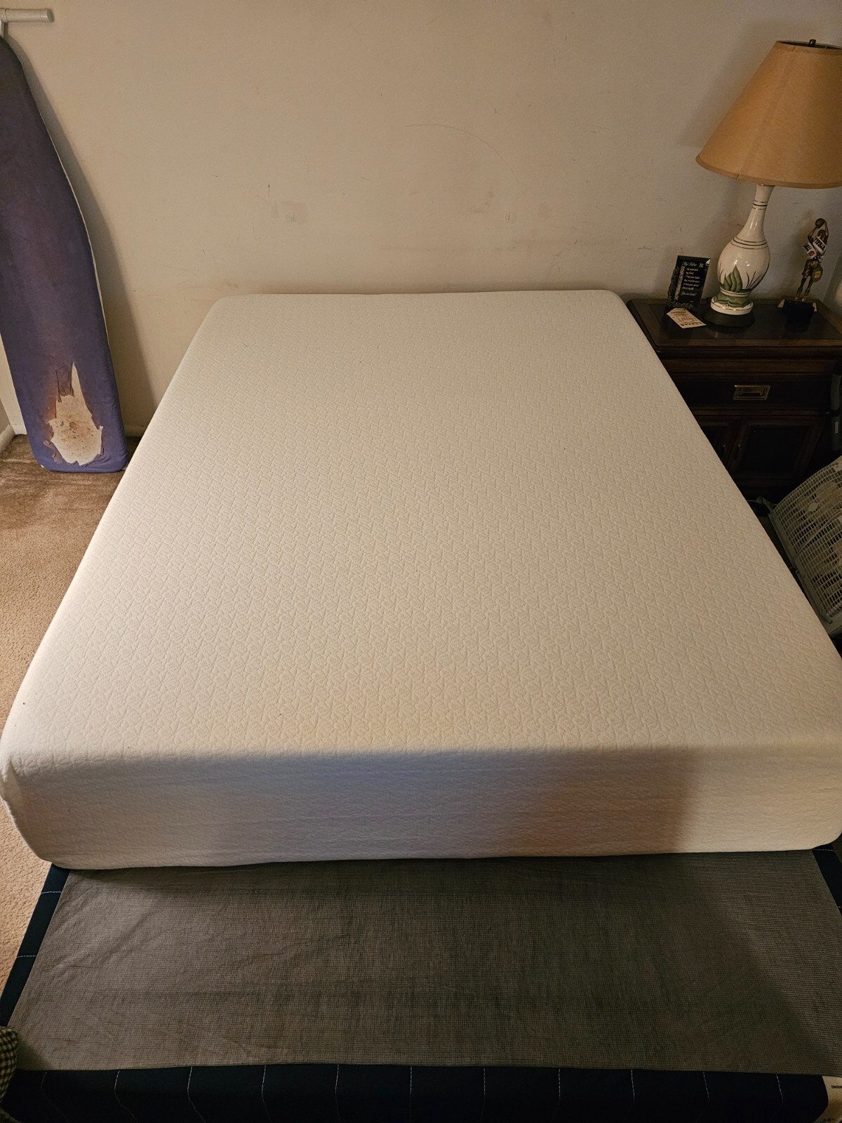 New full size white memory foam mattress and platform