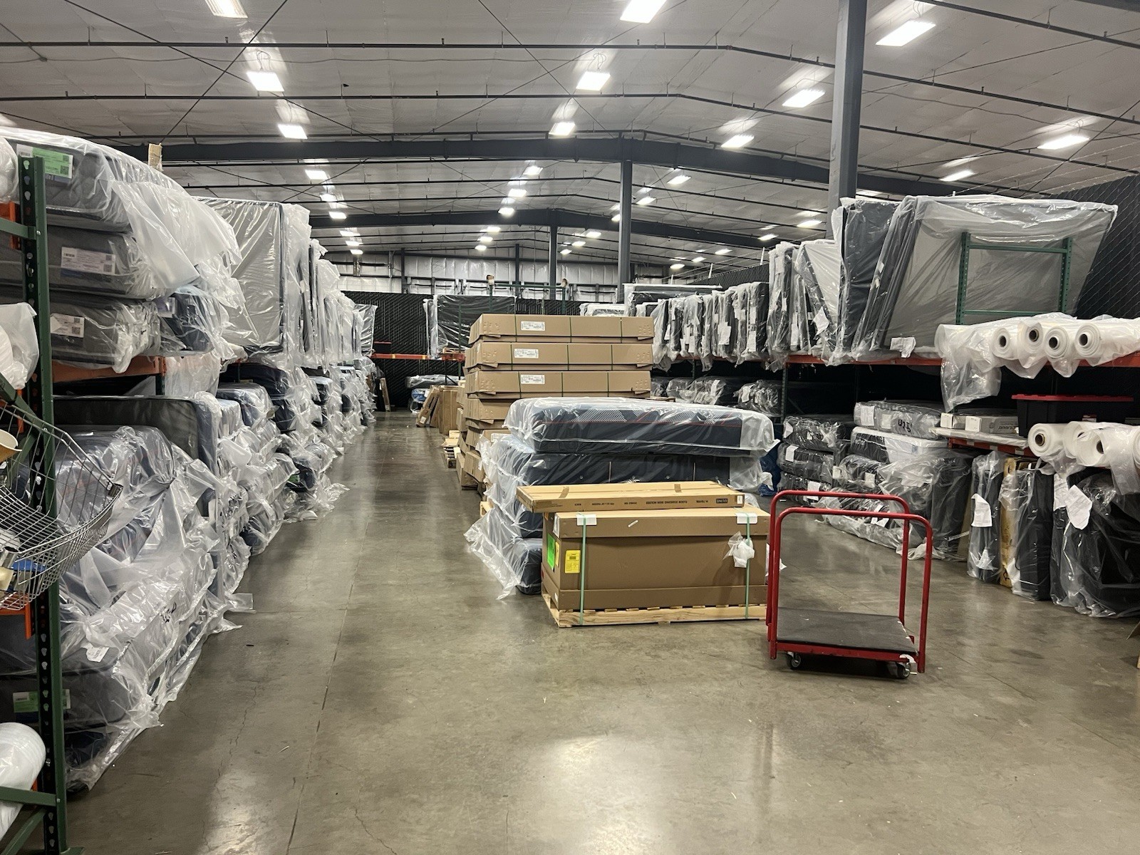 Serta iSeries Hybrid 3000 Medium Queen Mattress retail $2899.00