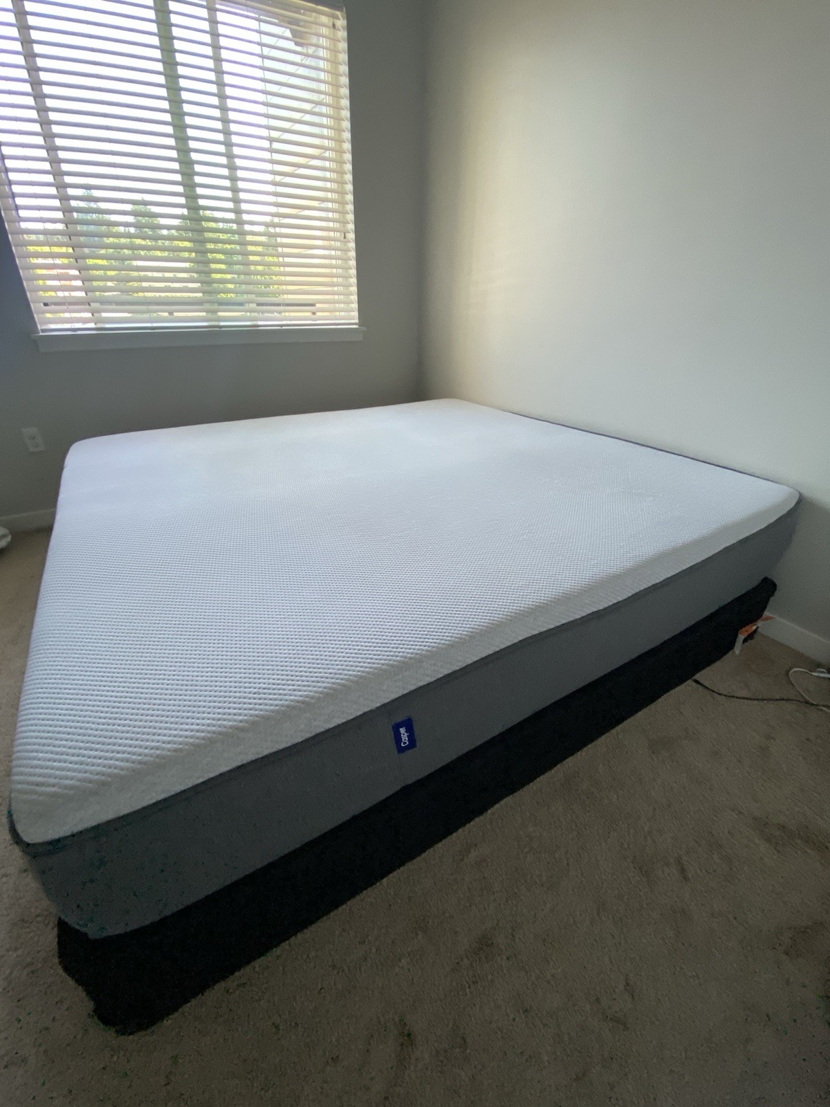 King Mattress Casper with bed frame(76 × 80 in or 193 × 203 cm). 8 months used
