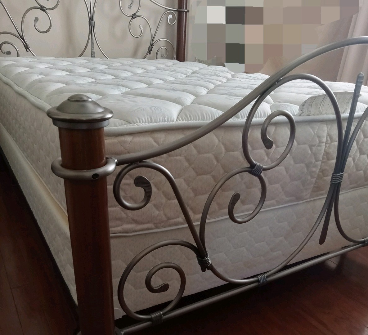Sealy Posturepefic – Full Size Matress & Box Spring (76in x 54in x 10in)