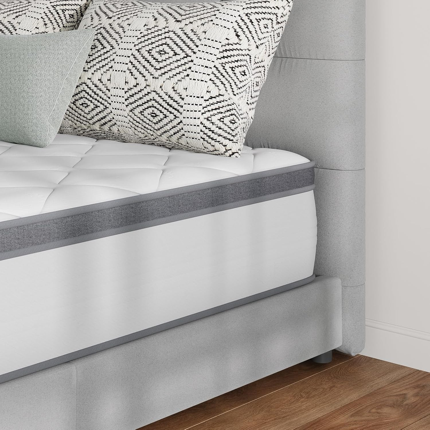 Queen Mattress, 12 Inch Hybrid Mattress Queen Combine Innerspring and Comfort Fo