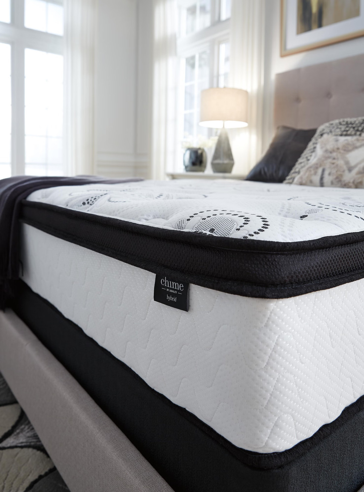 Signature Design by Ashley Chime 12 Inch Hybrid Twin Mattress in a Box White