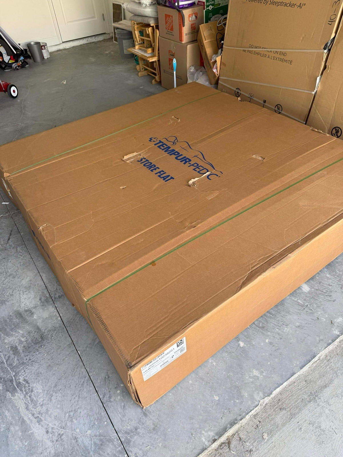 Tempur-Pedic TEMPUR LuxeBreeze 2.0 Medium Hybrid Mattress King BrandNewCondition