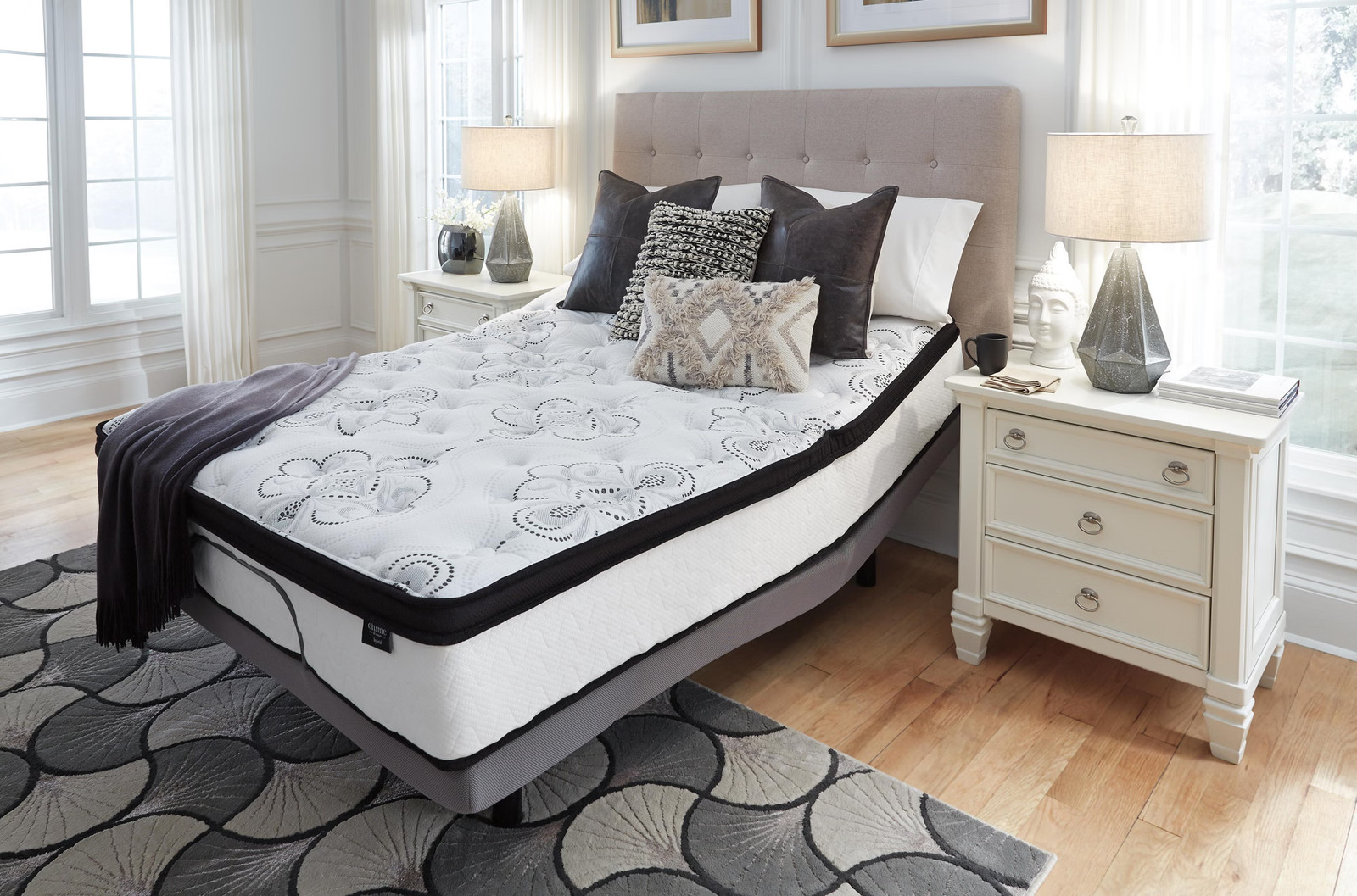 Signature Design by Ashley Chime 12 Inch Hybrid Twin Mattress in a Box White
