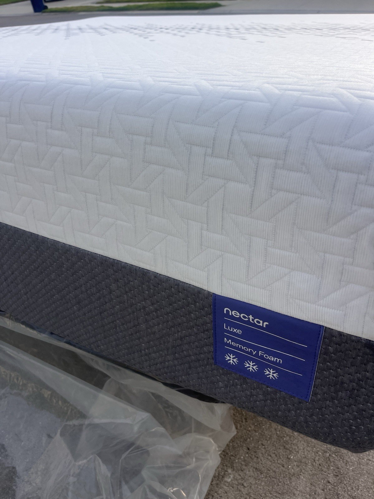 Nectar Luxe King Memory Foam Mattress Medium Firm Cooling White/Blue