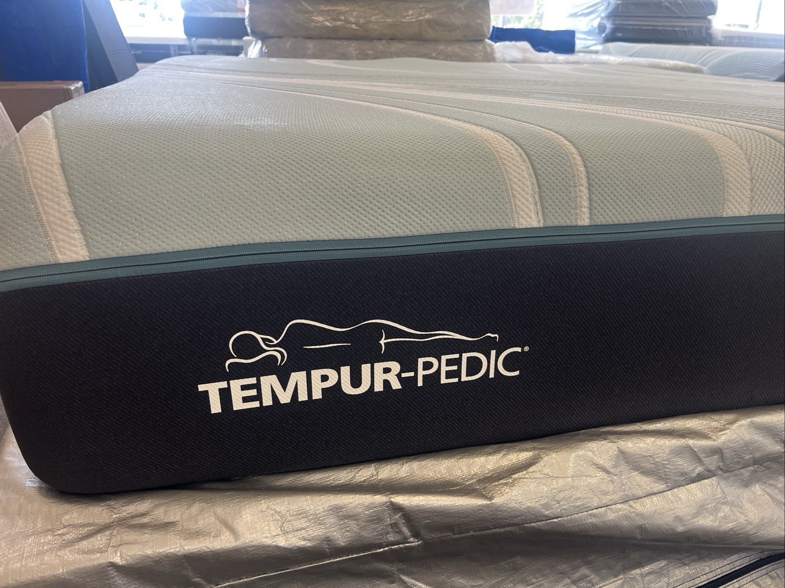 TempurPedic LuxeAdapt 2.0 Medium Hybrid King Mattress $4999 (Free Shipping)