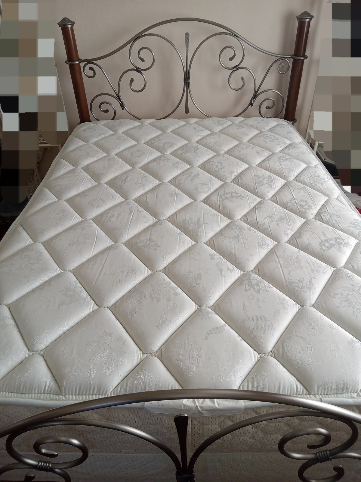 Sealy Posturepefic – Full Size Matress & Box Spring (76in x 54in x 10in)