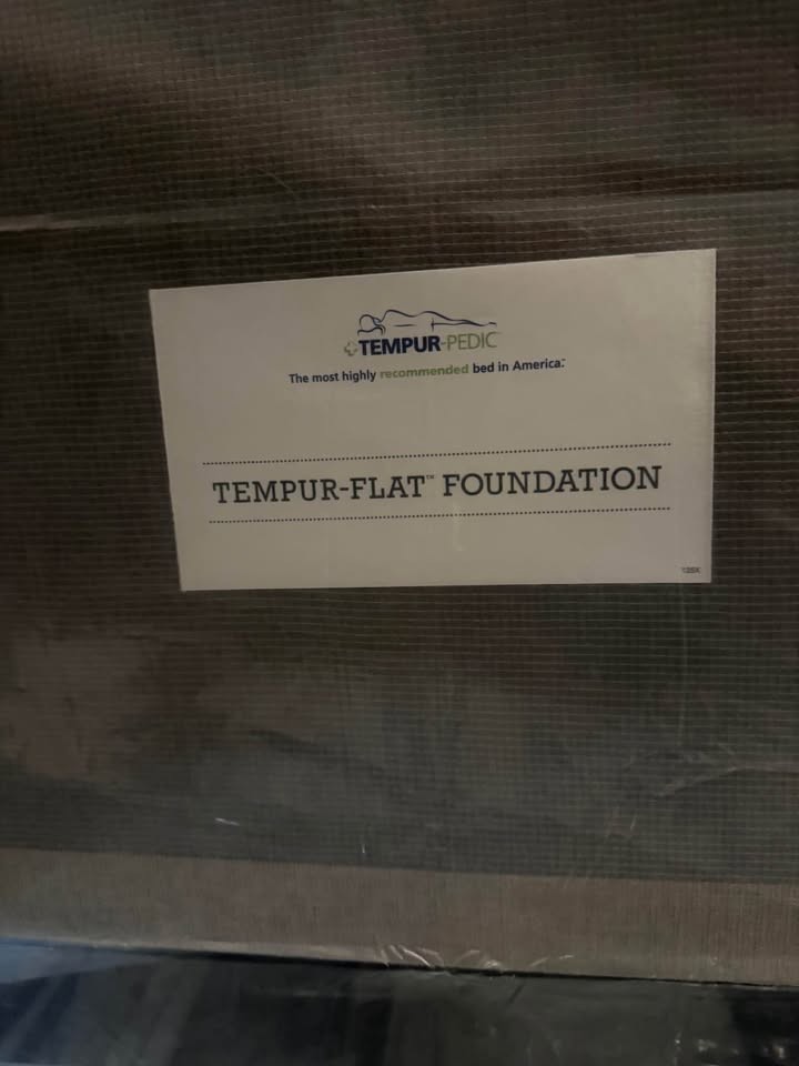 Queen TEMPUR-Flat Foundation / Box spring by TEMPUR-PEDIC – 9” high