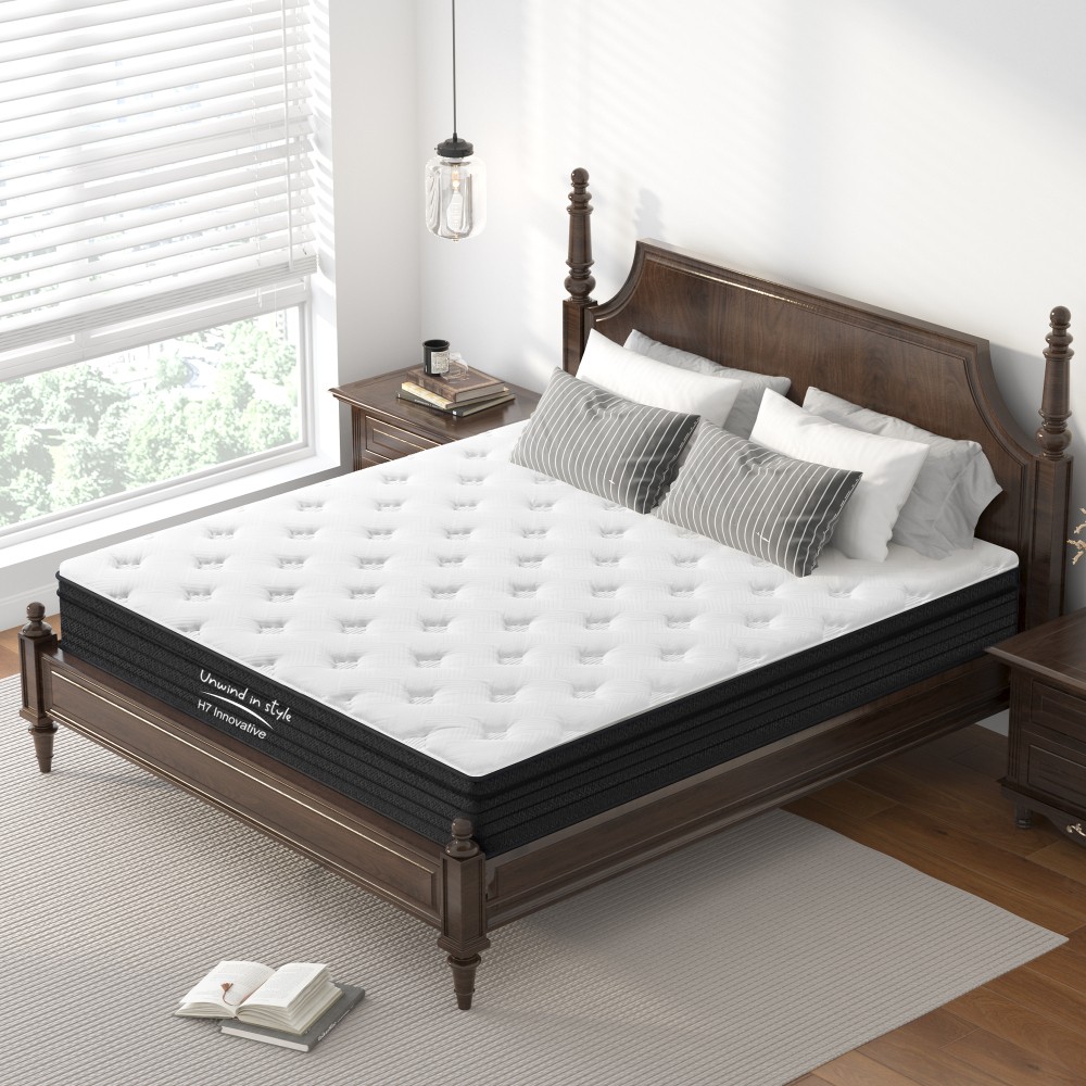 Mattress independent pocket spring system with cooling memory foam